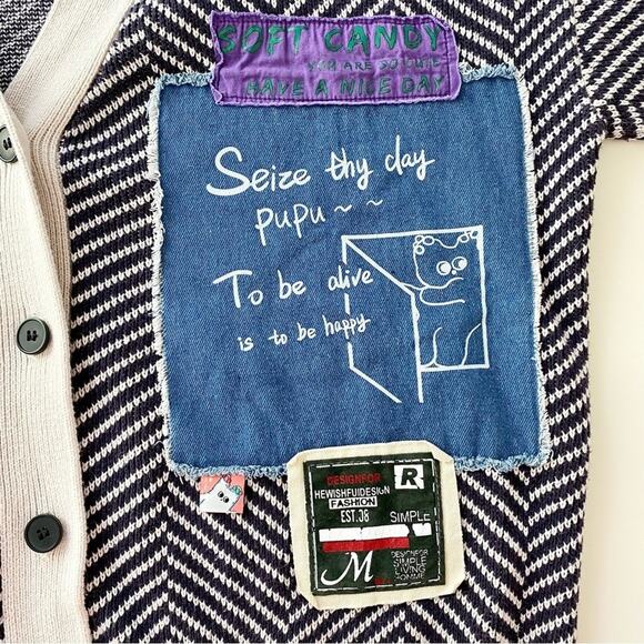 LEDiN Women's Cute PuPu Patch Oversized Cardigan Sweater Navy Cream Chevron M - Picture 4 of 13